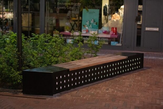 Verlicht straatmeubilair in Asten